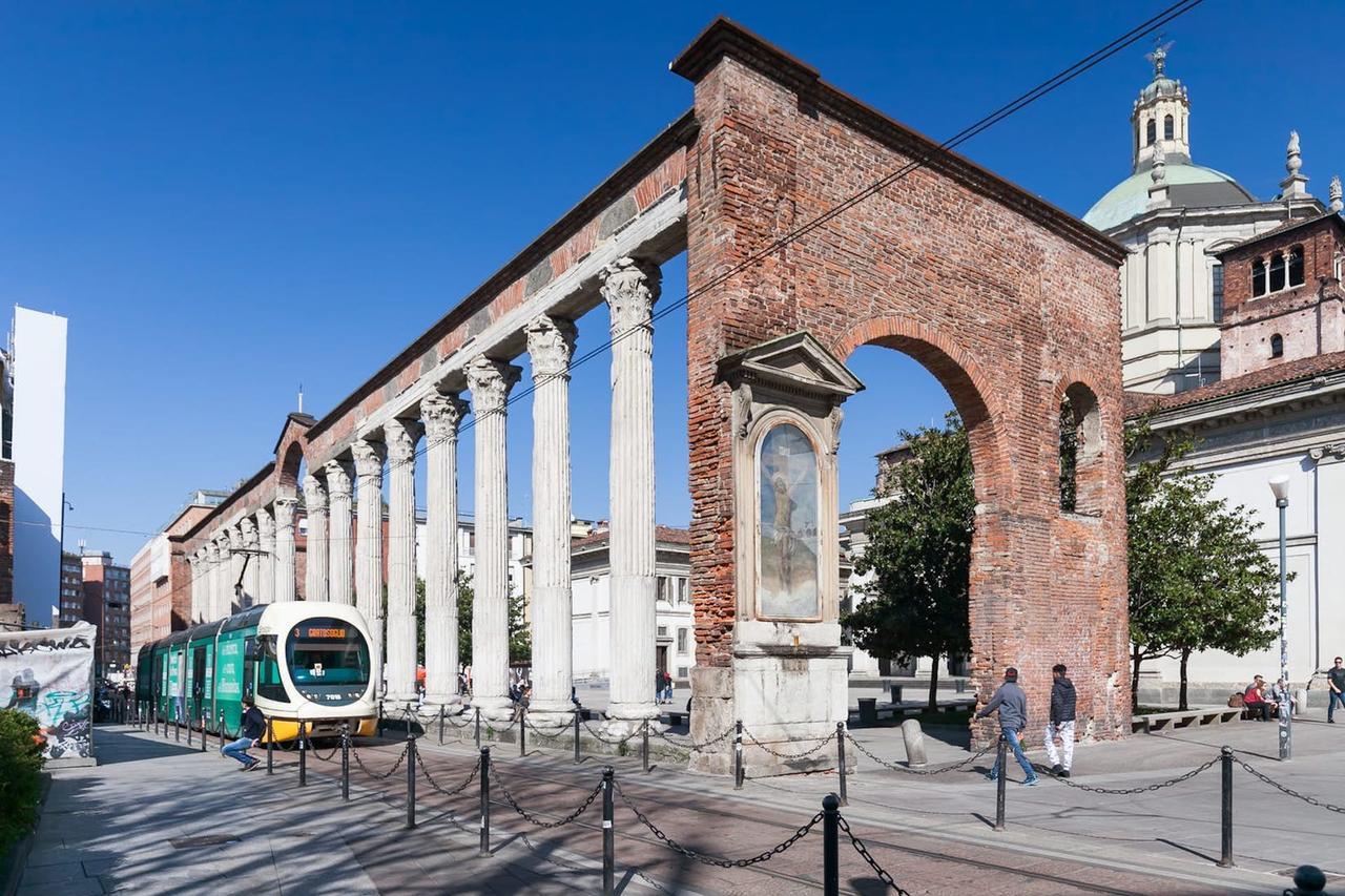 Tropical Micro Studio With Terrace And Duomo Views Milano Ngoại thất bức ảnh